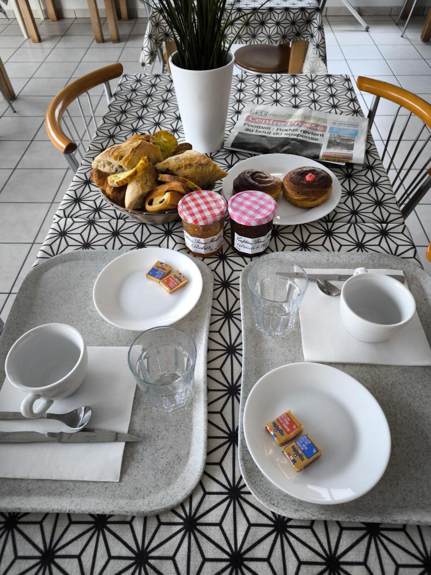 Onet-le-Chateau Hotel Le Laury'S מראה חיצוני תמונה