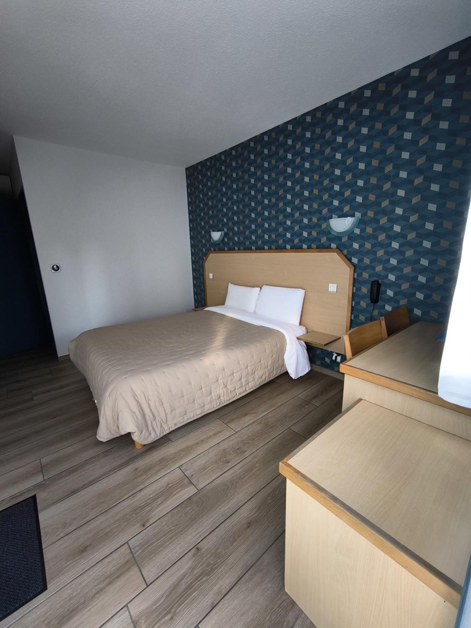 Onet-le-Chateau Hotel Le Laury'S מראה חיצוני תמונה