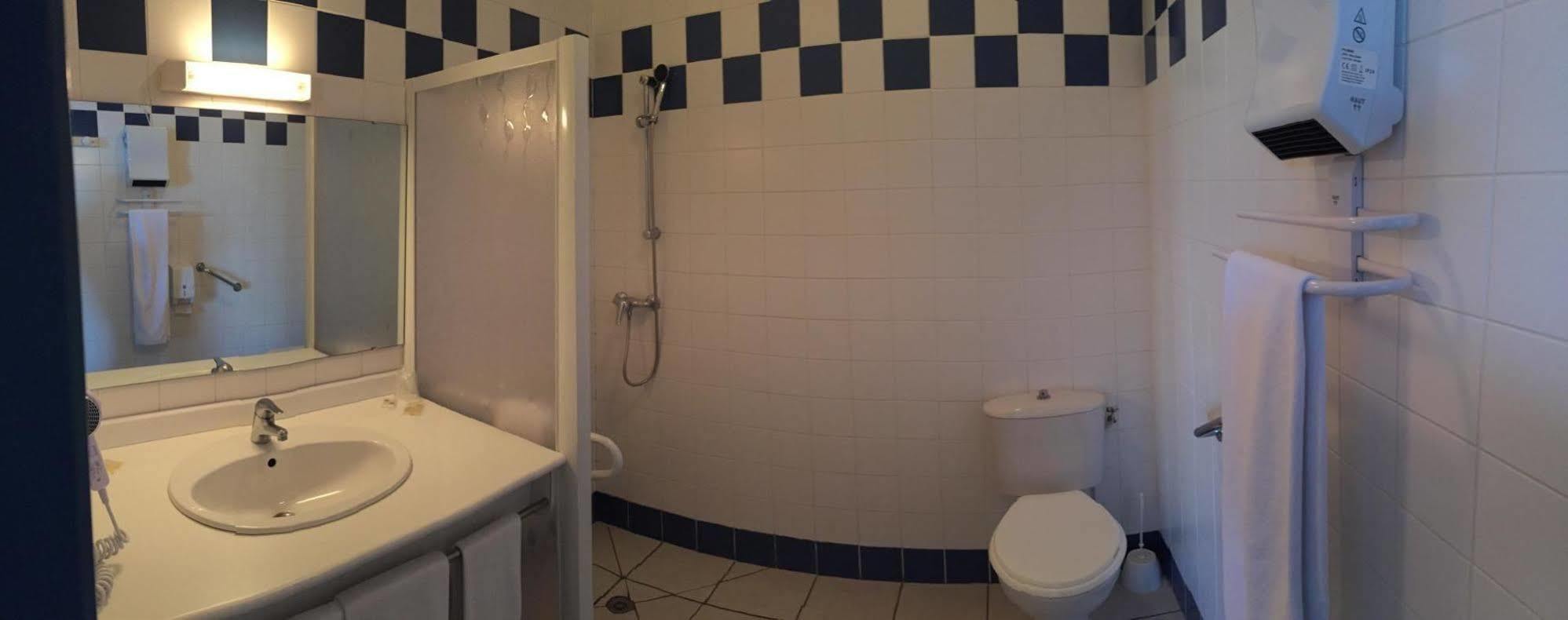 Onet-le-Chateau Hotel Le Laury'S מראה חיצוני תמונה